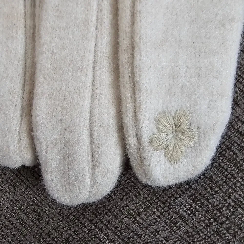 Zizu DG29 Women's White 3-button Gloves